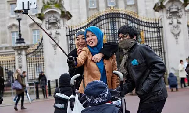 The Selfie Stick Is Set To Strom Britain