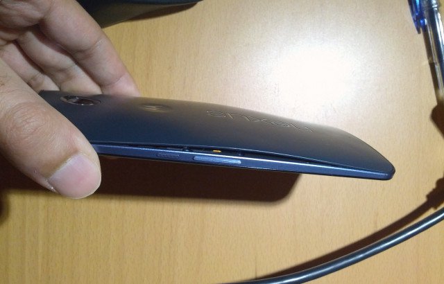 Some Nexus 6 Owners Reports Defective Back Cover Unglued