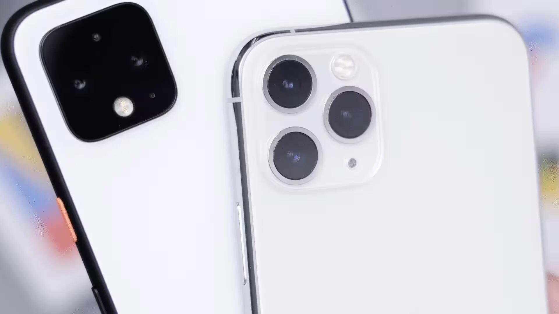 White Pixel4XL & Silver iPhone 11 Pro / Photo by Daniel Romero on Unsplash