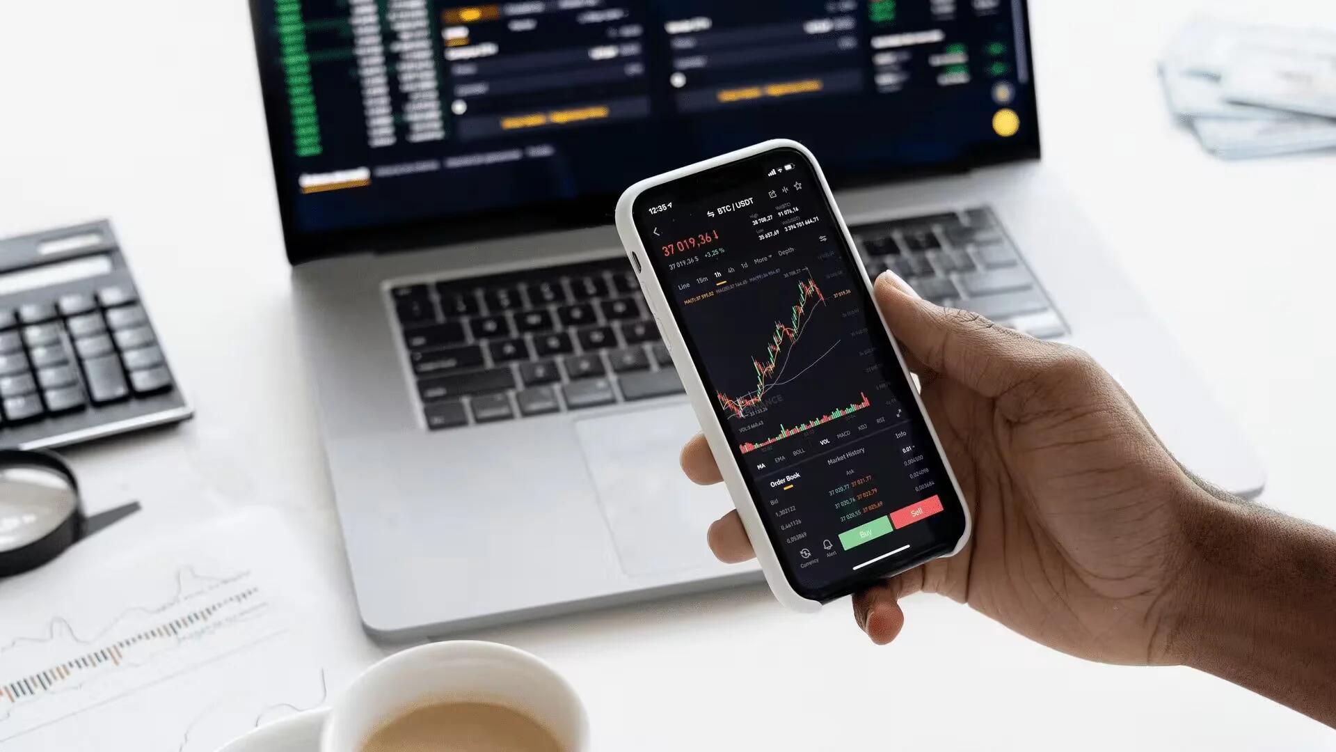 Tools and Tips Stay Focused on Your Financial Goals